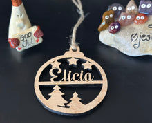 Load image into Gallery viewer, Julekugle med navn i 7 mm eg