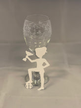 Load image into Gallery viewer, Fodboldspiller med pokal bordkort