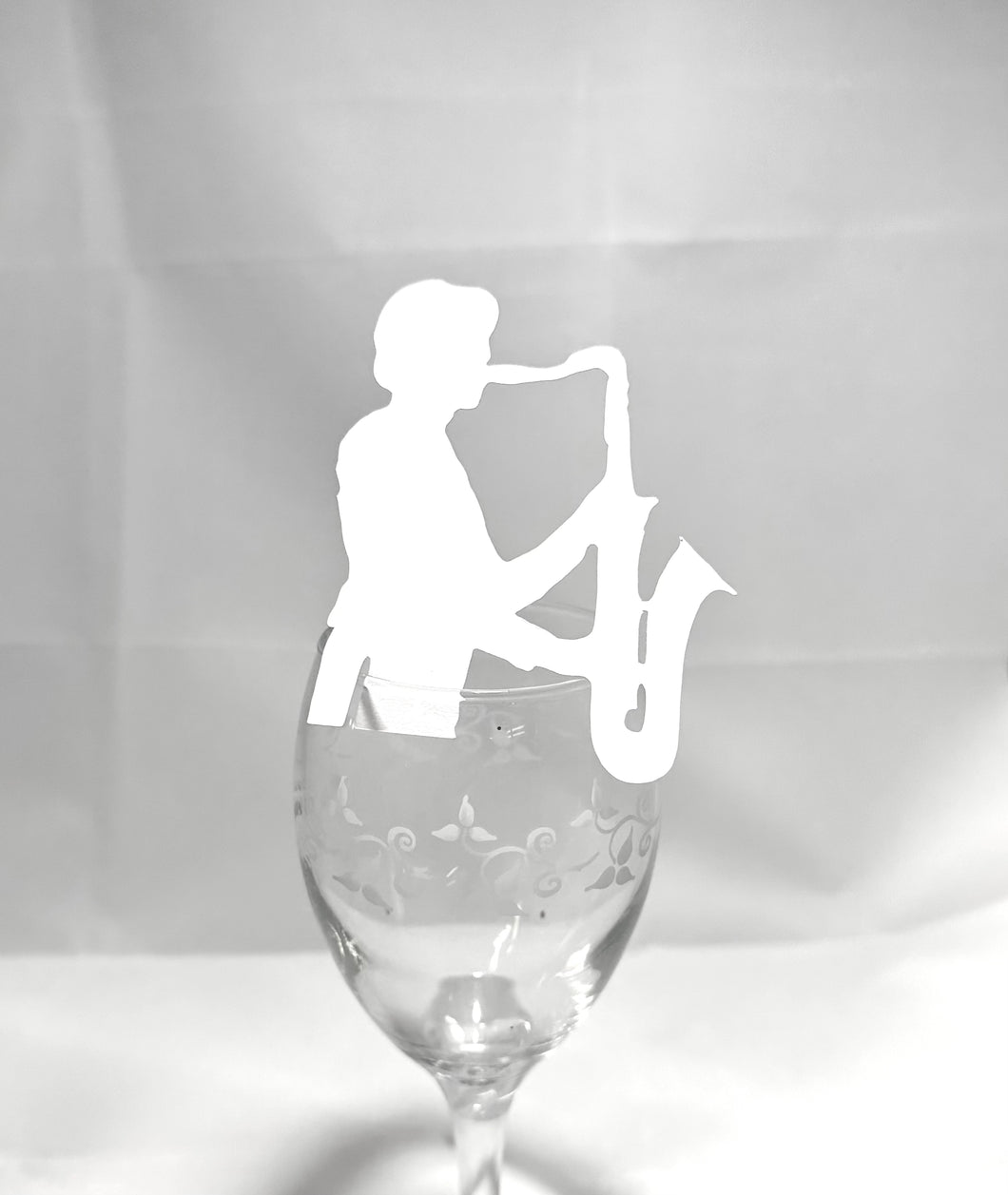 Dreng med saxofon bordkort